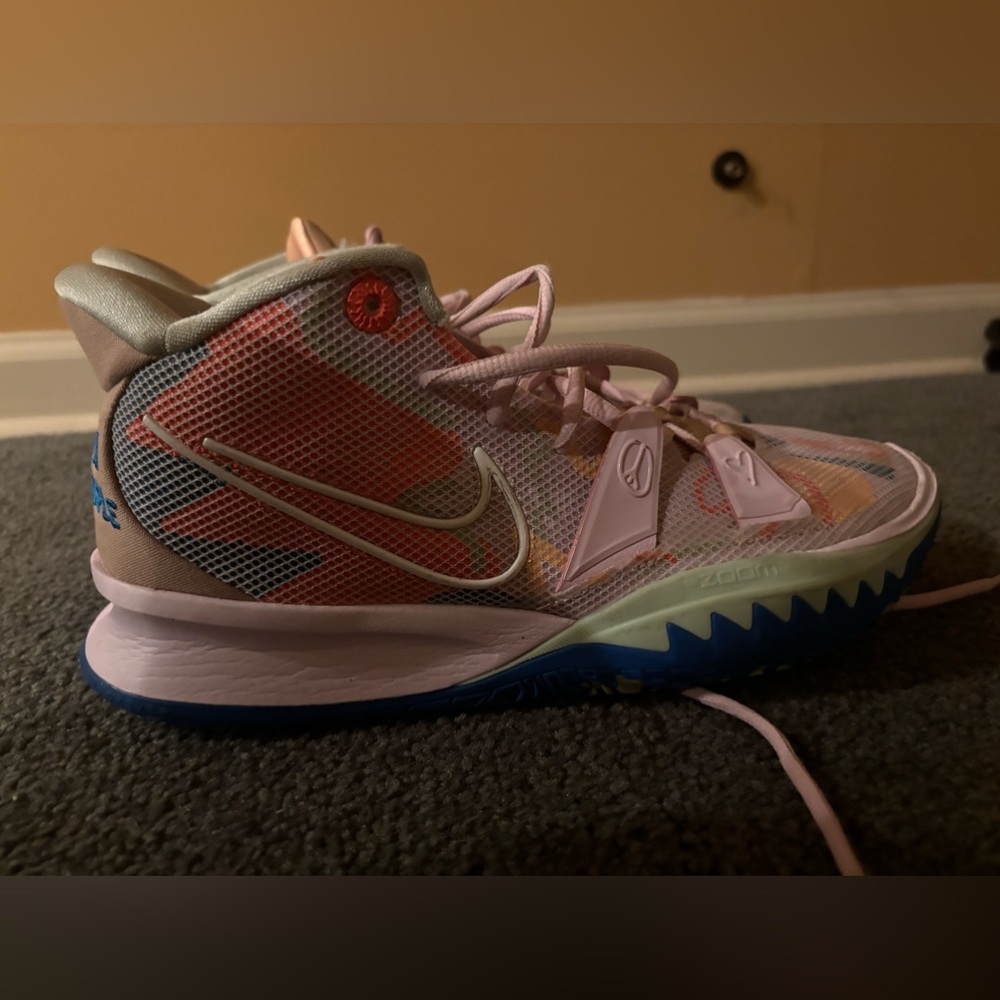 Kyrie irving 7s 1 world people